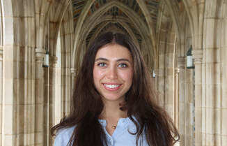 Photo of Jennifer Oz